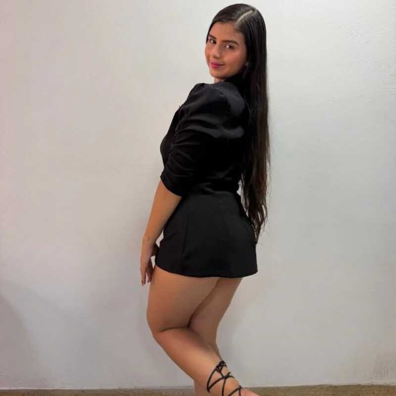 CRYSTALROZ — FansOnlyX creator profile