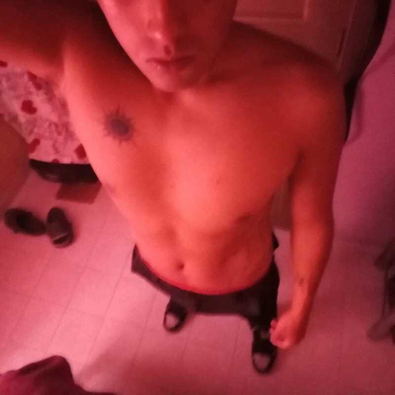 alexHotTrip — FansOnlyX creator profile
