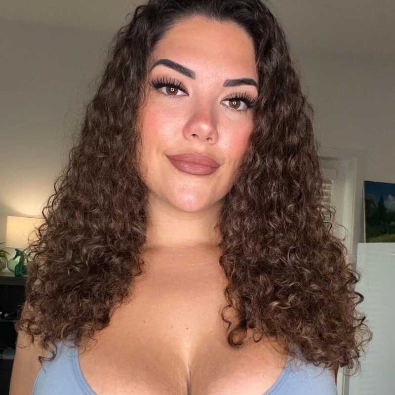 MilaValentina — FansOnlyX creator profile