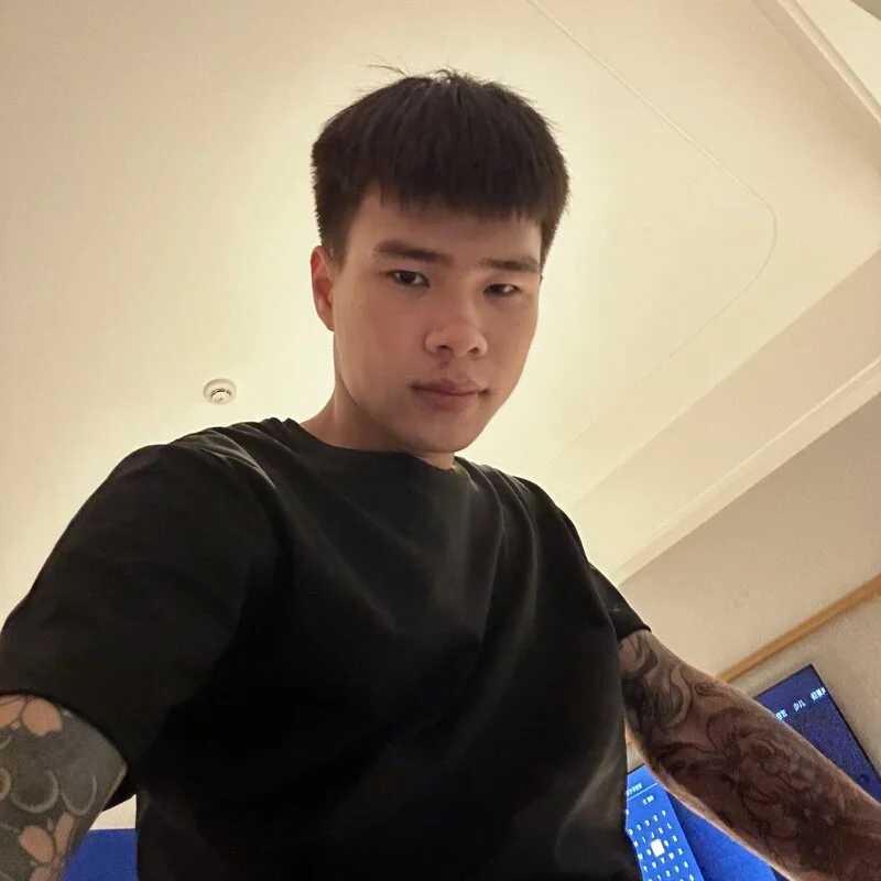 652495 — FansOnlyX creator profile