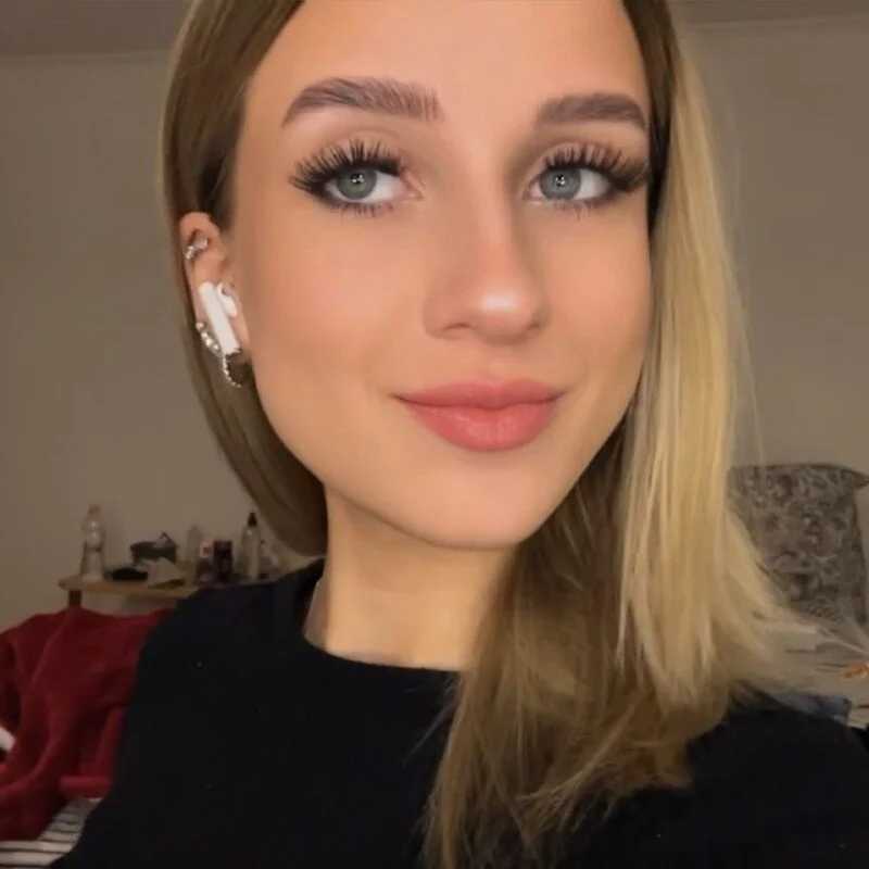 Britney_Dee — FansOnlyX creator profile