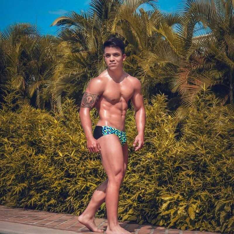 TheMuscularVenezuelanMan — FansOnlyX creator profile