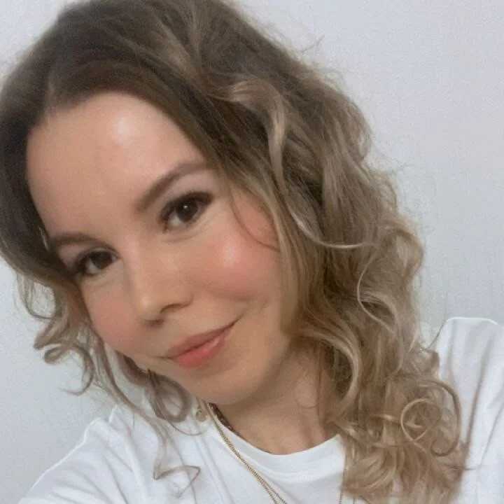Eva88x — FansOnlyX creator profile