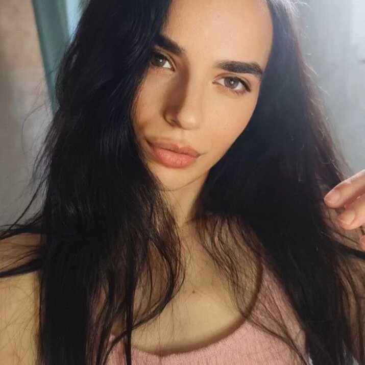 realzenia — FansOnlyX creator profile
