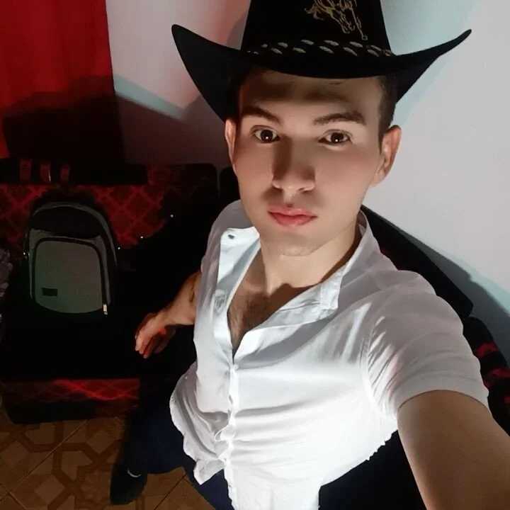 camilo_model — FansOnlyX creator profile