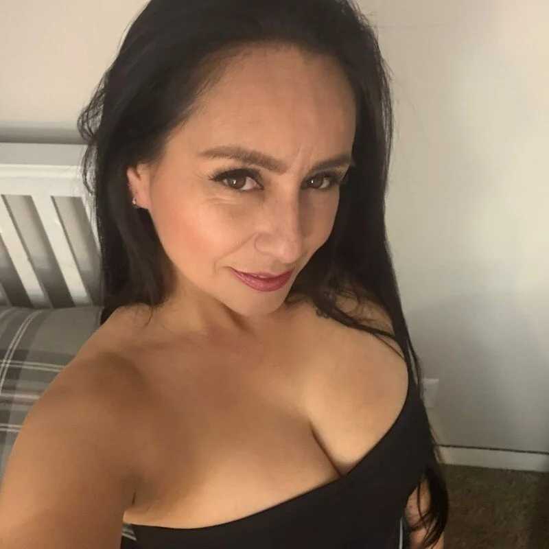 vykytoya — FansOnlyX creator profile