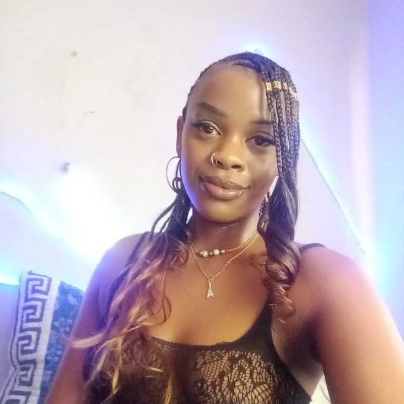Eve_Scarlet — FansOnlyX creator profile