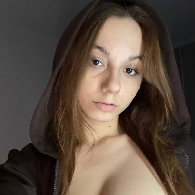 EvaLeester — FansOnlyX creator profile