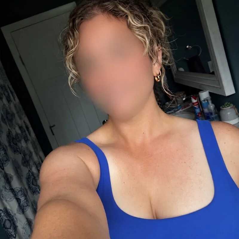 MesmerisingMia — FansOnlyX creator profile