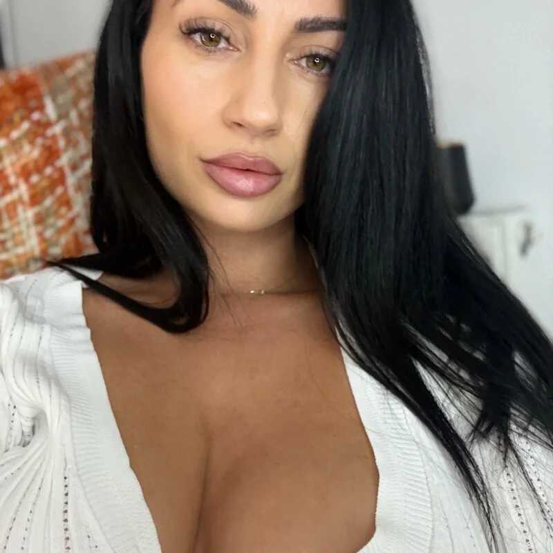 ElizabethAC — FansOnlyX creator profile