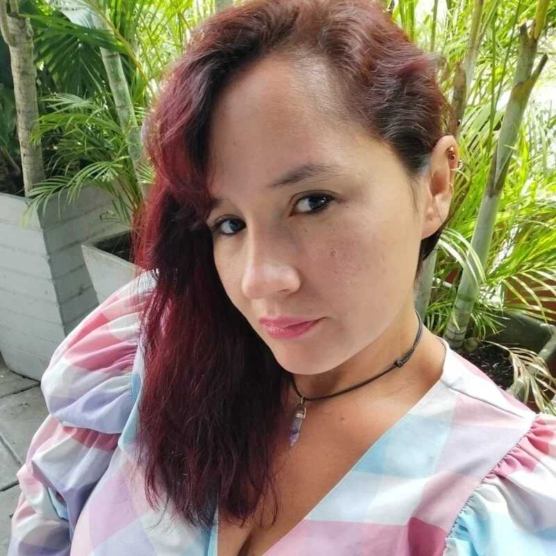 emily1_rosse — FansOnlyX creator profile