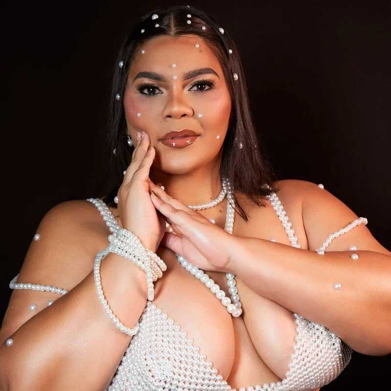 SelennaCooper — FansOnlyX creator profile