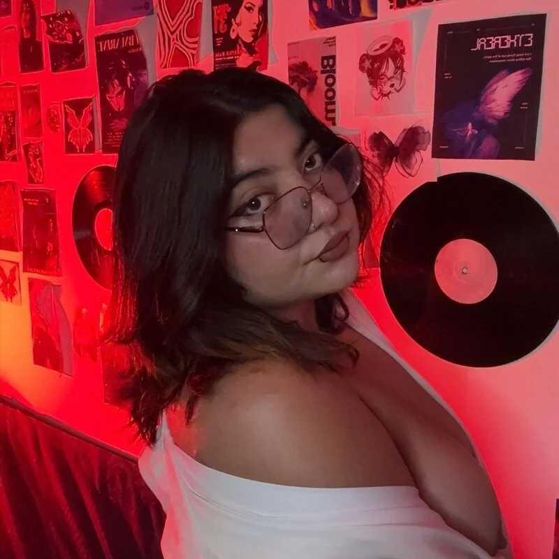 Roxana_rox — FansOnlyX creator profile