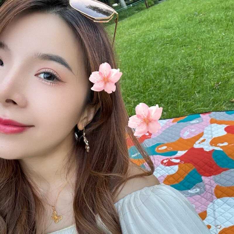 Aline520 — FansOnlyX creator profile