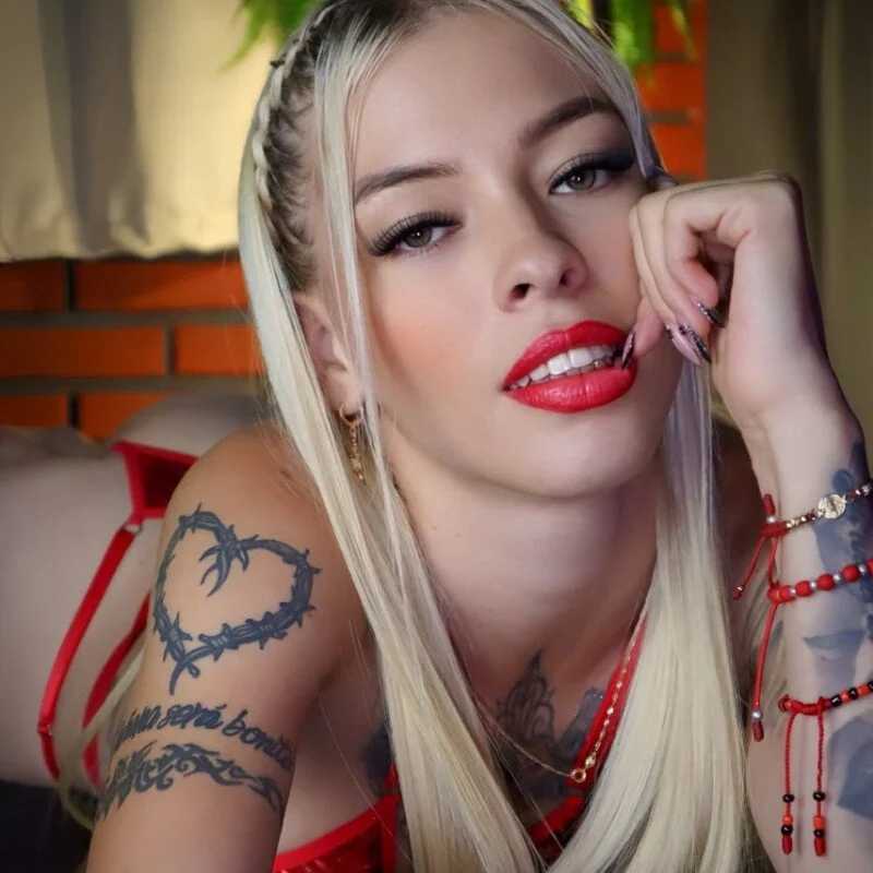Ivy_Rosa — FansOnlyX creator profile