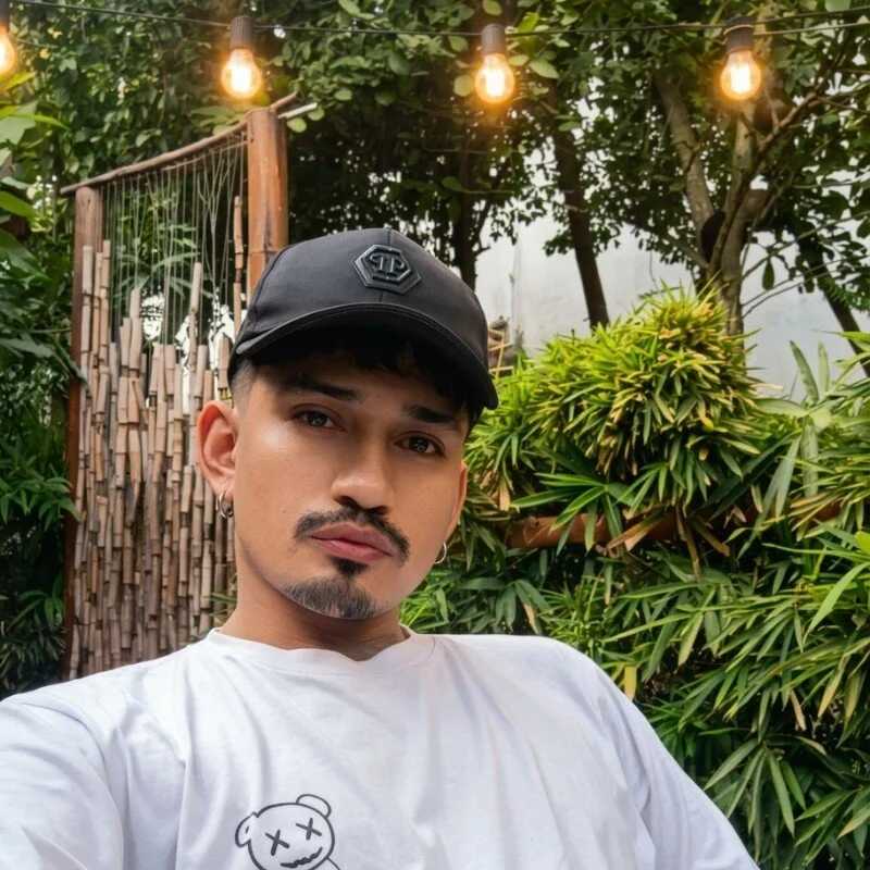 Mathias_vega — FansOnlyX creator profile