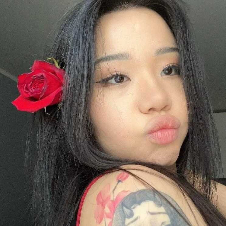 Ake_Mi — FansOnlyX creator profile