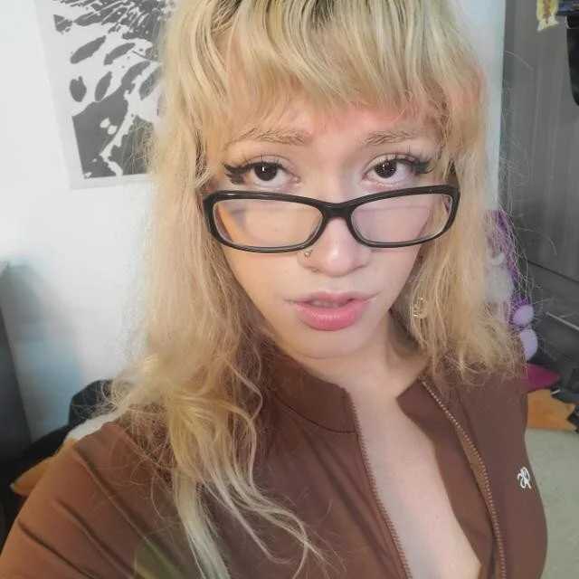 Belle_Kitten — FansOnlyX creator profile