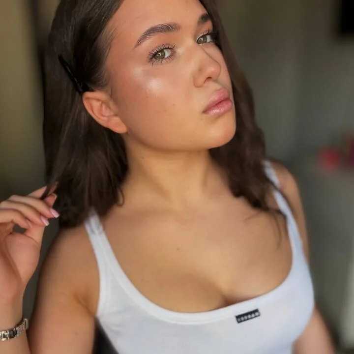 cutieshoww — FansOnlyX creator profile