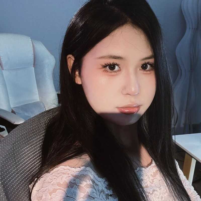 -LINXI — FansOnlyX creator profile