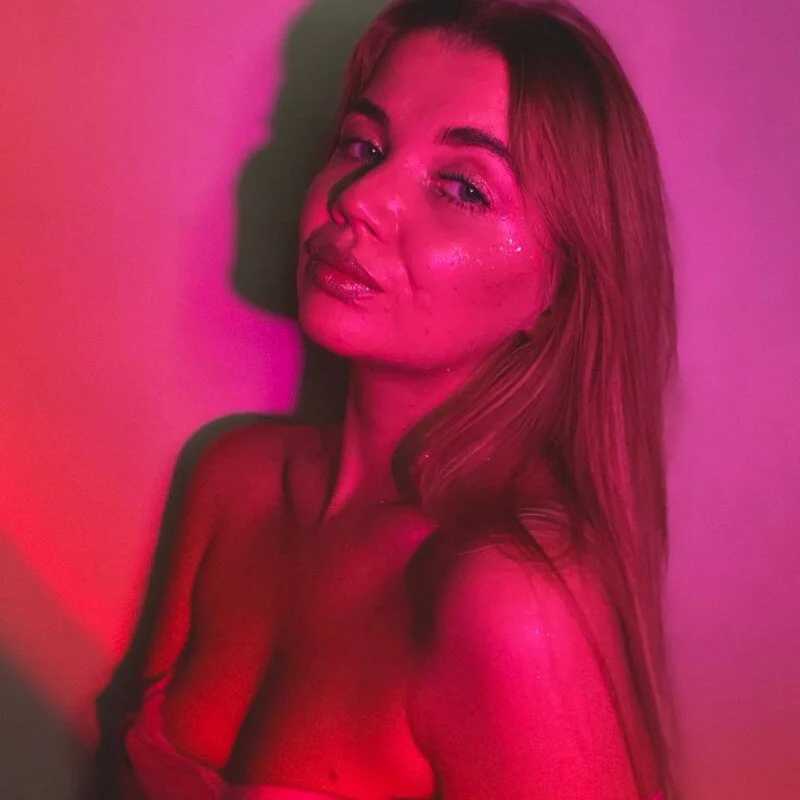 CarrieBradshaww — FansOnlyX creator profile