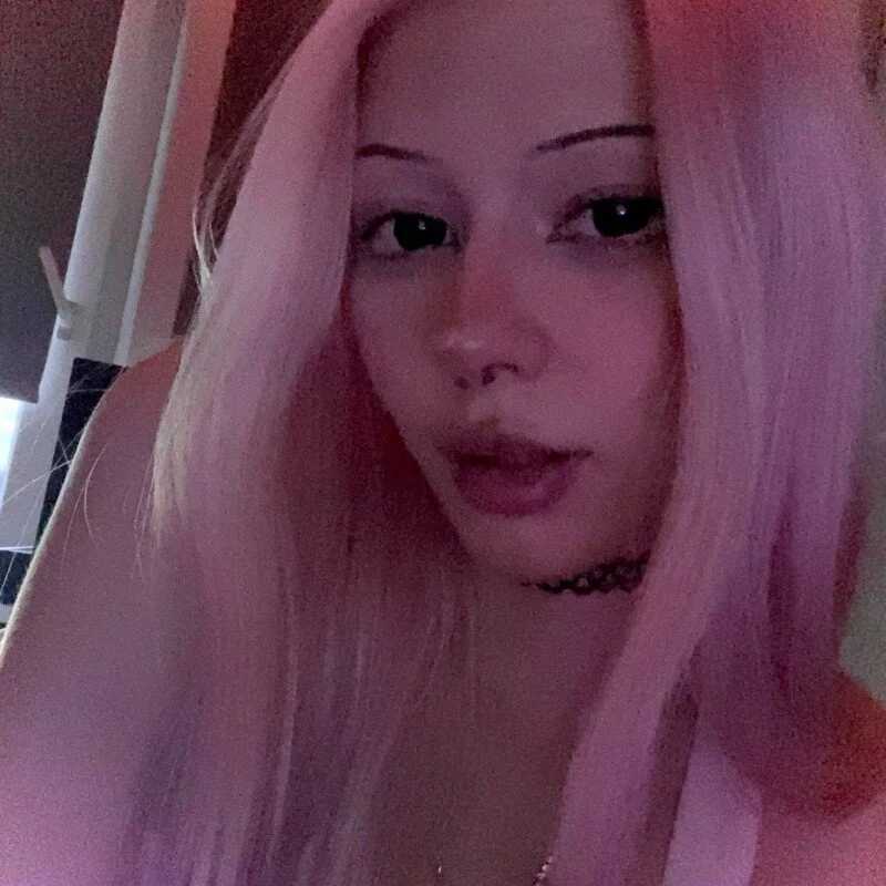 SweetStarletSofi — FansOnlyX creator profile