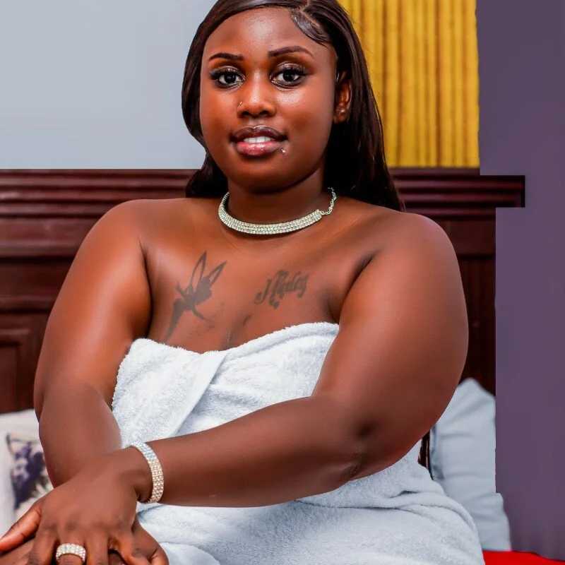 Queenmillan — FansOnlyX creator profile