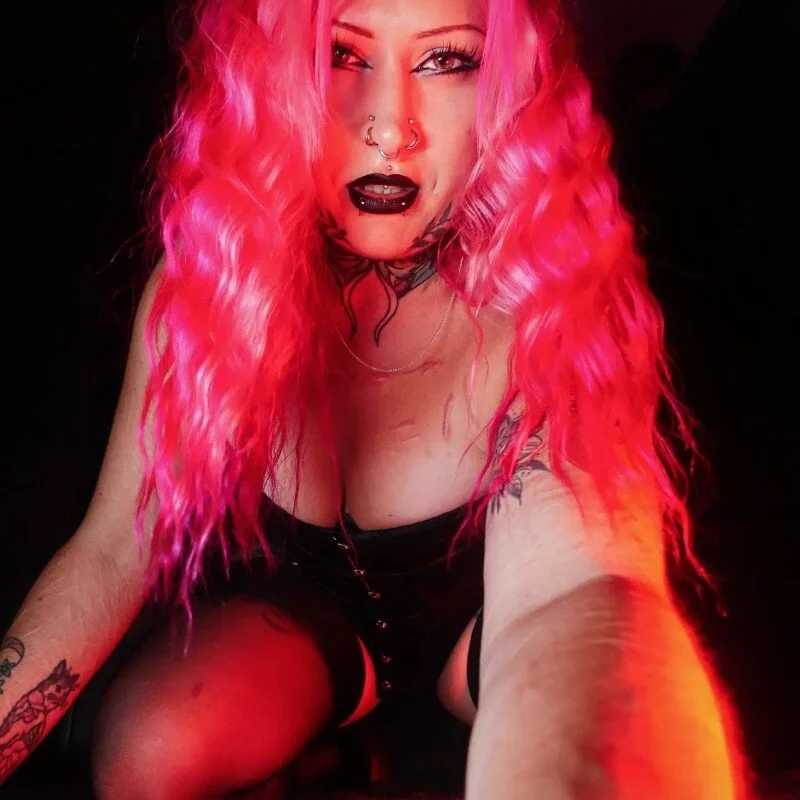 KikiSins — FansOnlyX creator profile