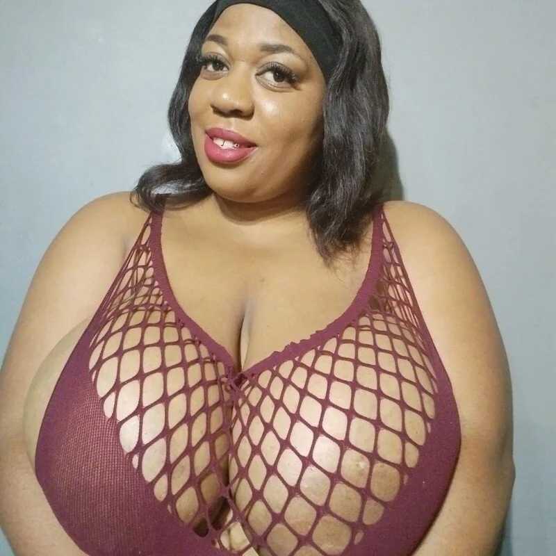 BustyJXXX — FansOnlyX creator profile