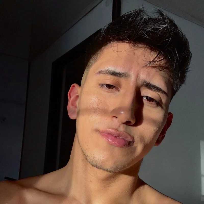 adrik_cano__ — FansOnlyX creator profile