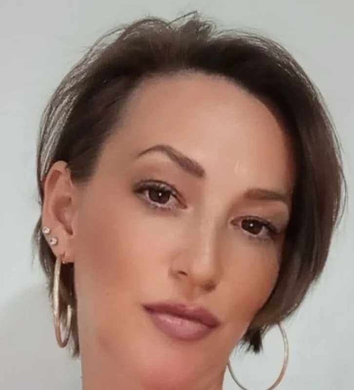 ArianaStarr — FansOnlyX creator profile