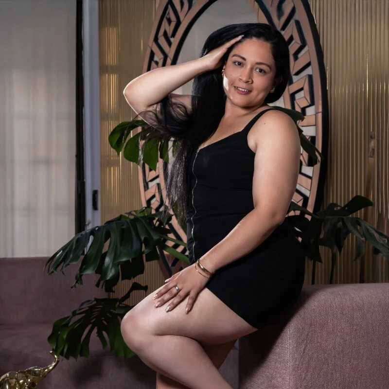 AnnyHanks — FansOnlyX creator profile