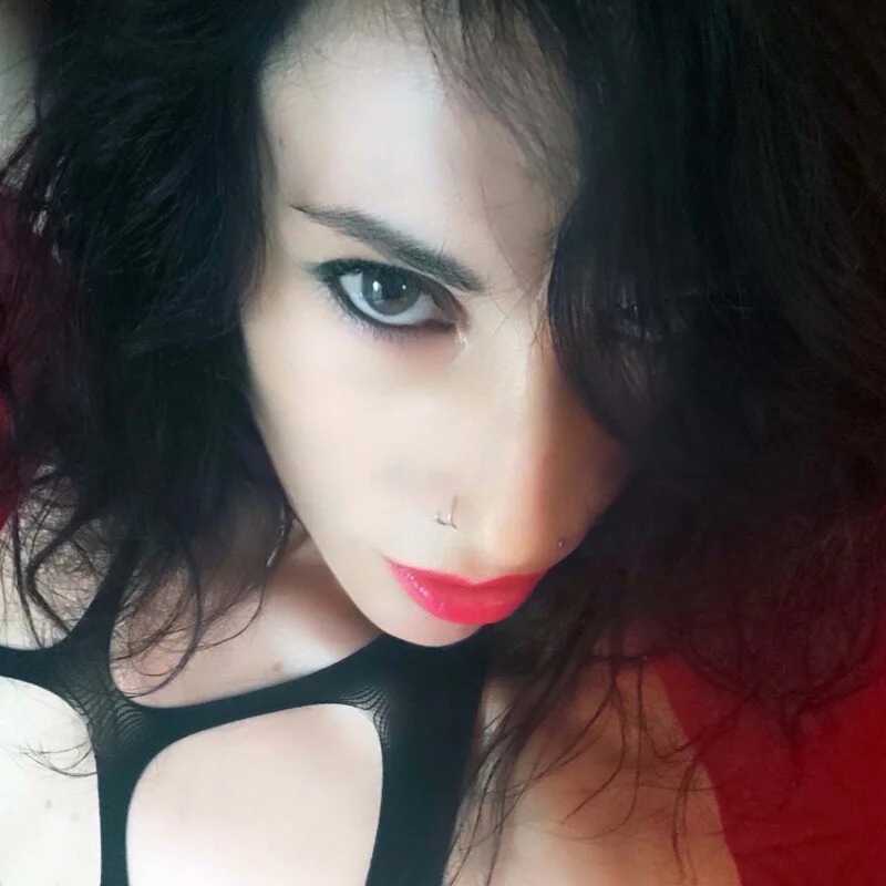 freyamoret — FansOnlyX creator profile