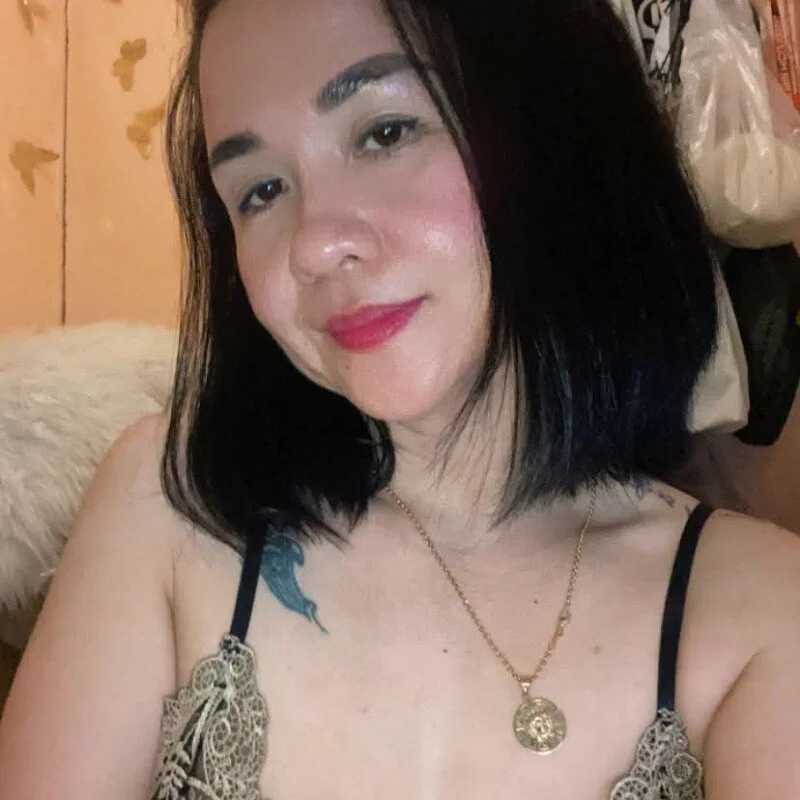 KissHott — FansOnlyX creator profile