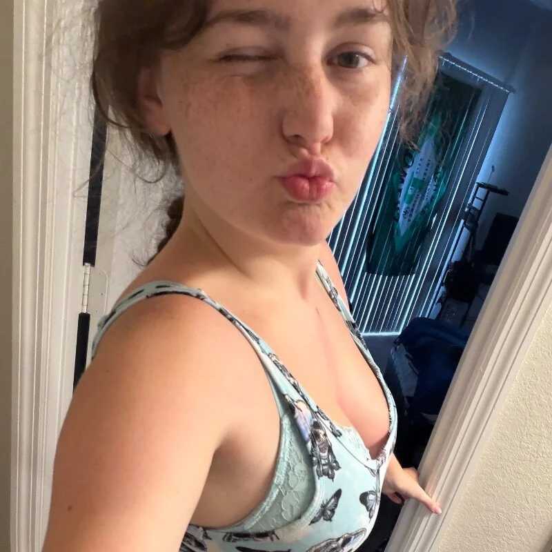 julia4thewin — FansOnlyX creator profile