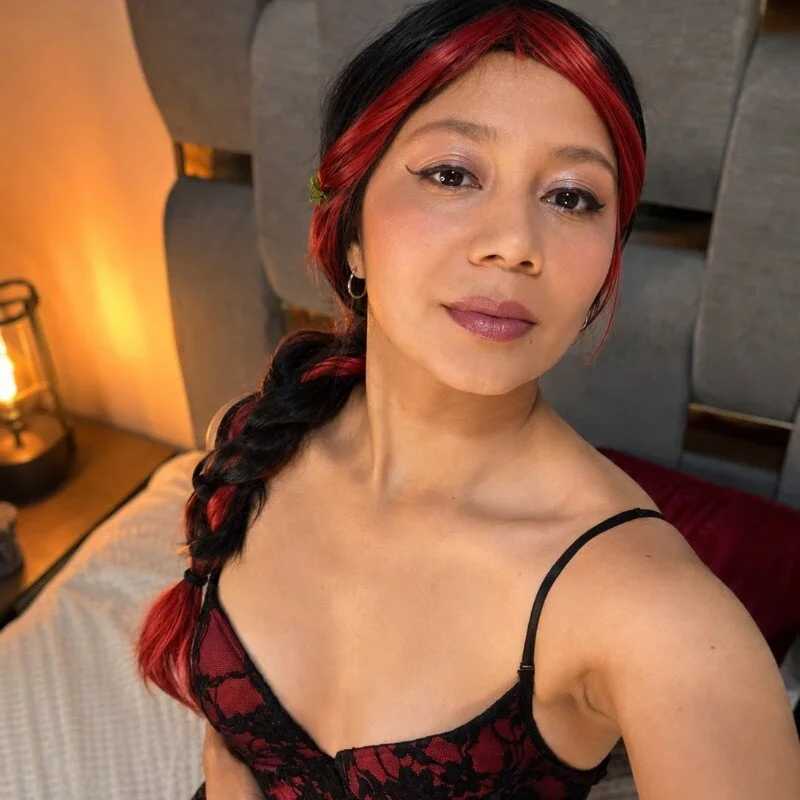 Emilyvalvet — FansOnlyX creator profile
