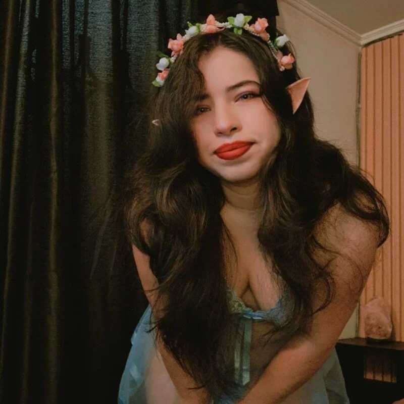 Emmily_Tulip — FansOnlyX creator profile