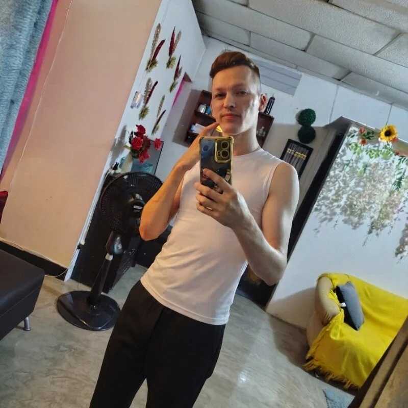 WhiteAsshole2 — FansOnlyX creator profile