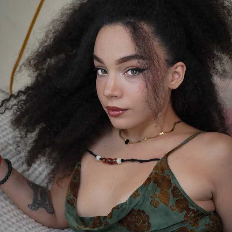 LucyMunroe — FansOnlyX creator profile