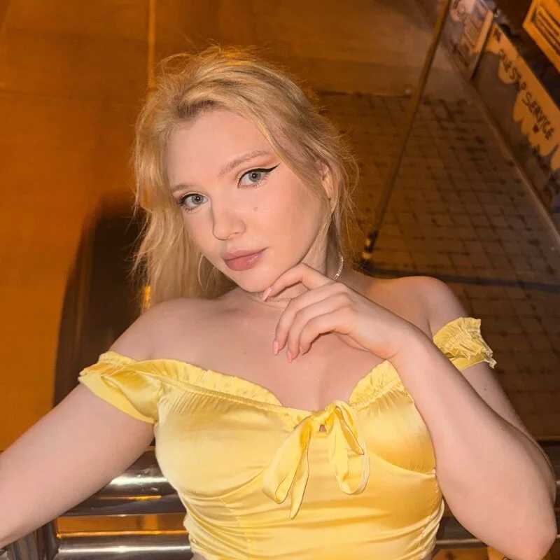 AmmyInPublic — FansOnlyX creator profile