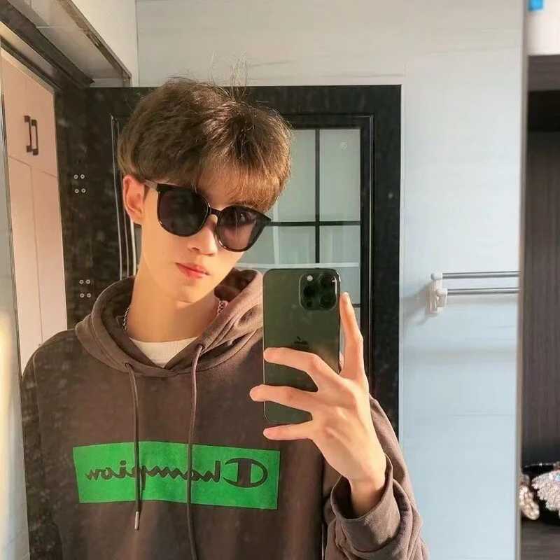 JIE-777 — FansOnlyX creator profile