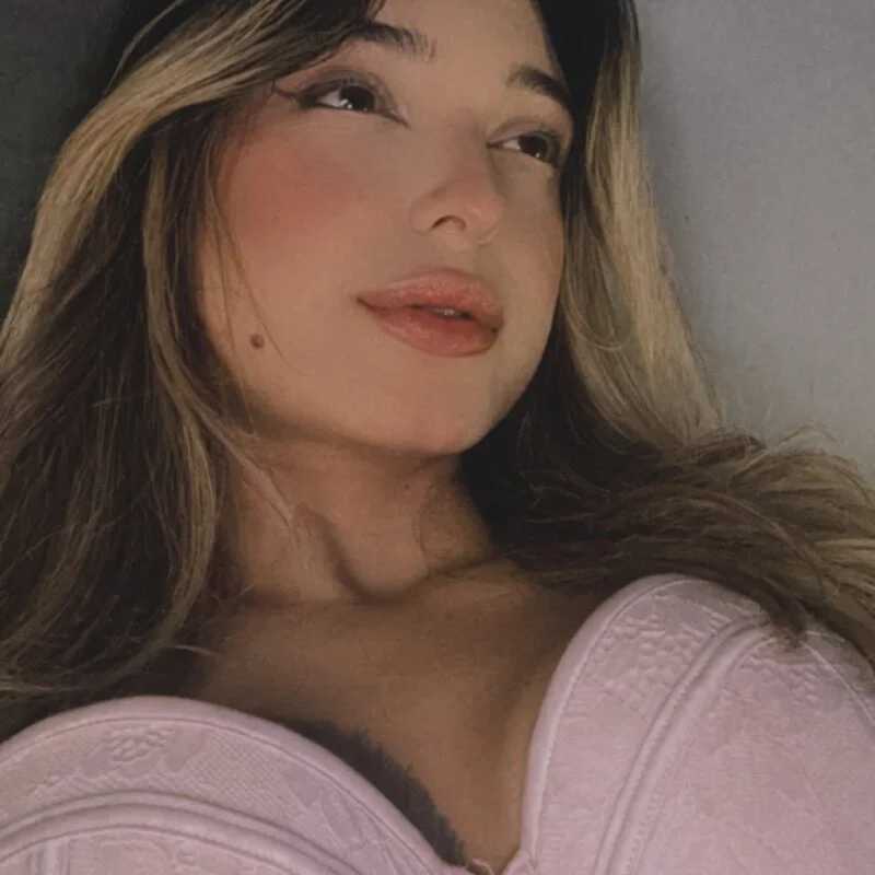 xYoungHotwife — FansOnlyX creator profile