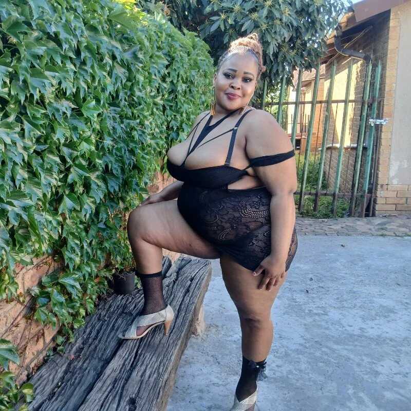 JuicyHoneyXO — FansOnlyX creator profile