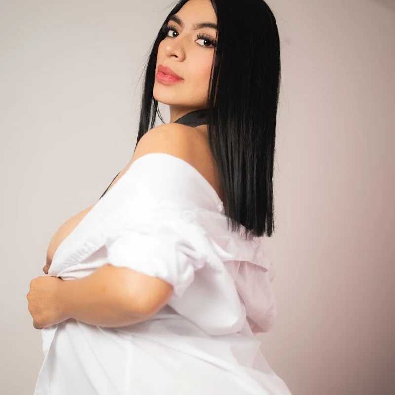 Sara_Vanegas — FansOnlyX creator profile
