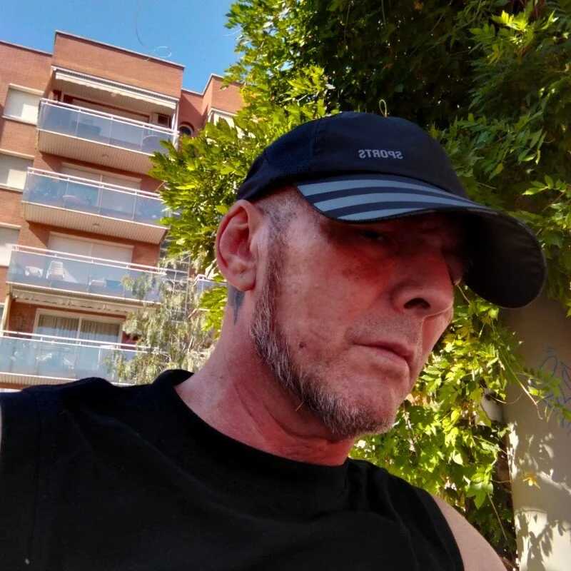 pakillobcn — FansOnlyX creator profile