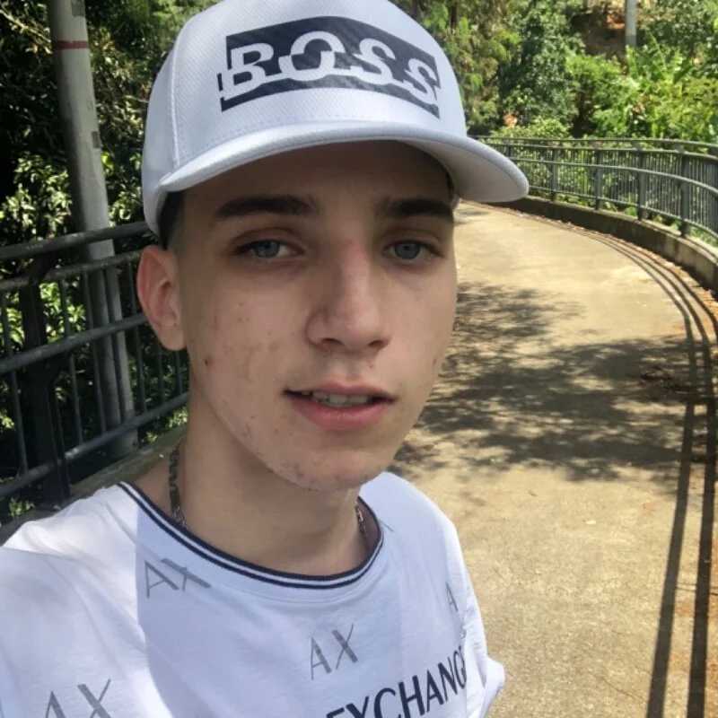 Lobito_00 — FansOnlyX creator profile