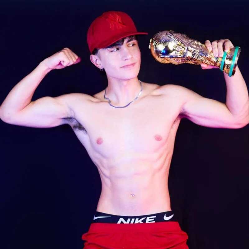 Kyler_tay — FansOnlyX creator profile