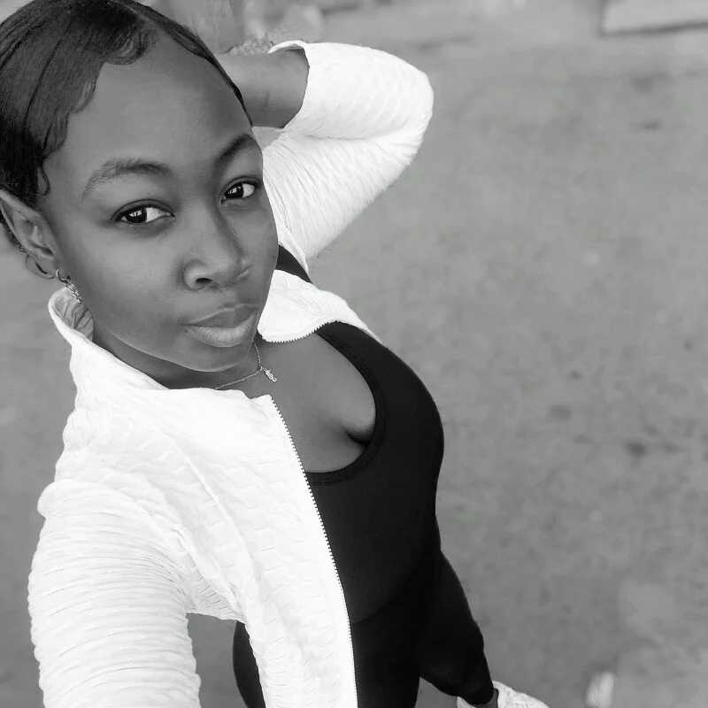 zoe_georgia — FansOnlyX creator profile