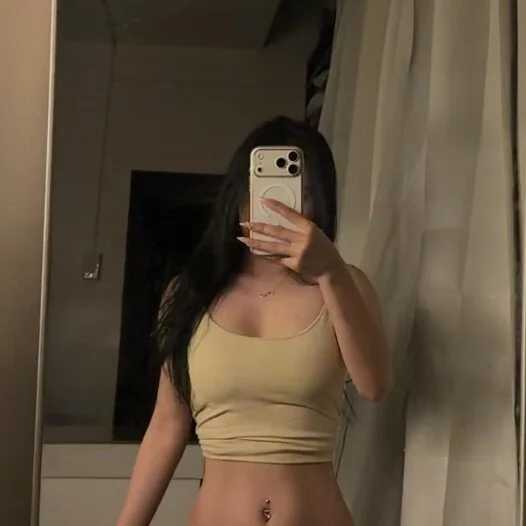Cherryglowxx — FansOnlyX creator profile
