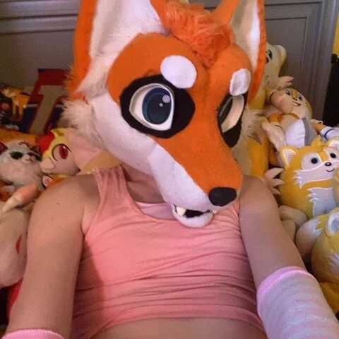 FoxieHikari — FansOnlyX creator profile